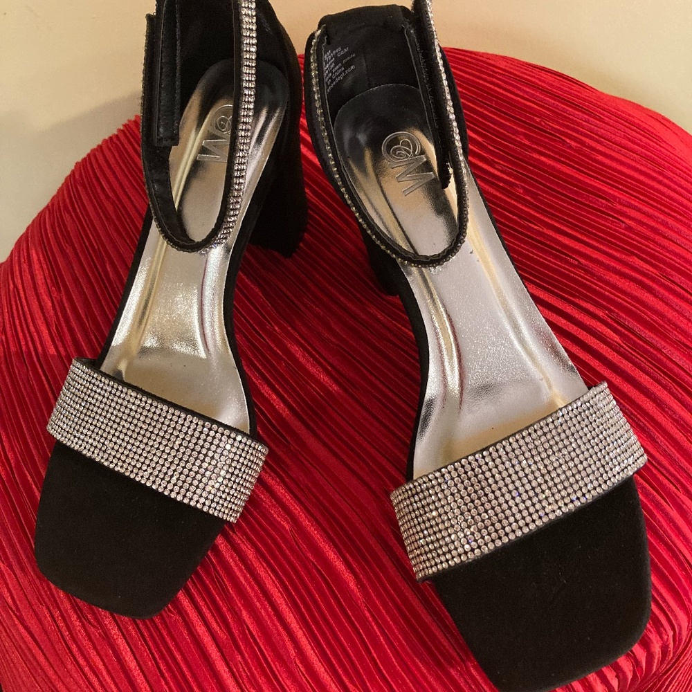 GEM Black Chunky Heel w/ Rhinestones